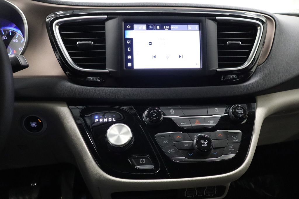 Certified 2023 Chrysler Voyager LX image 21