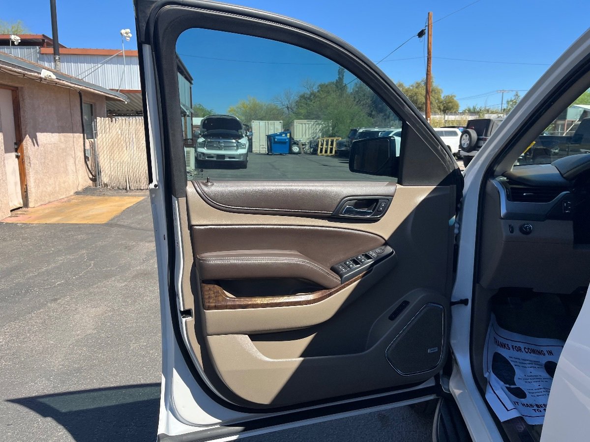 Used 2019 Chevrolet Suburban LT RWD image 28