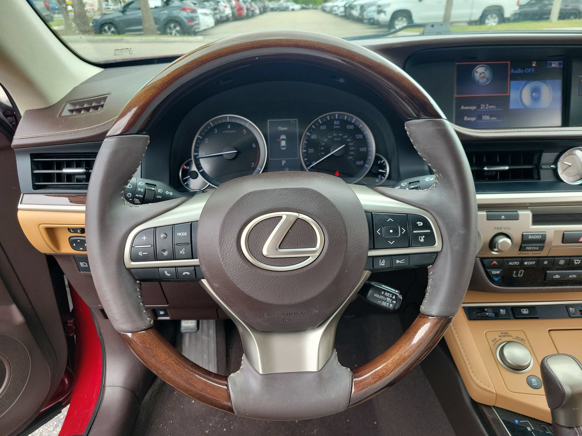 Used 2016 Lexus ES 350 w/ Luxury Package w/Wood Trim FWD image 32