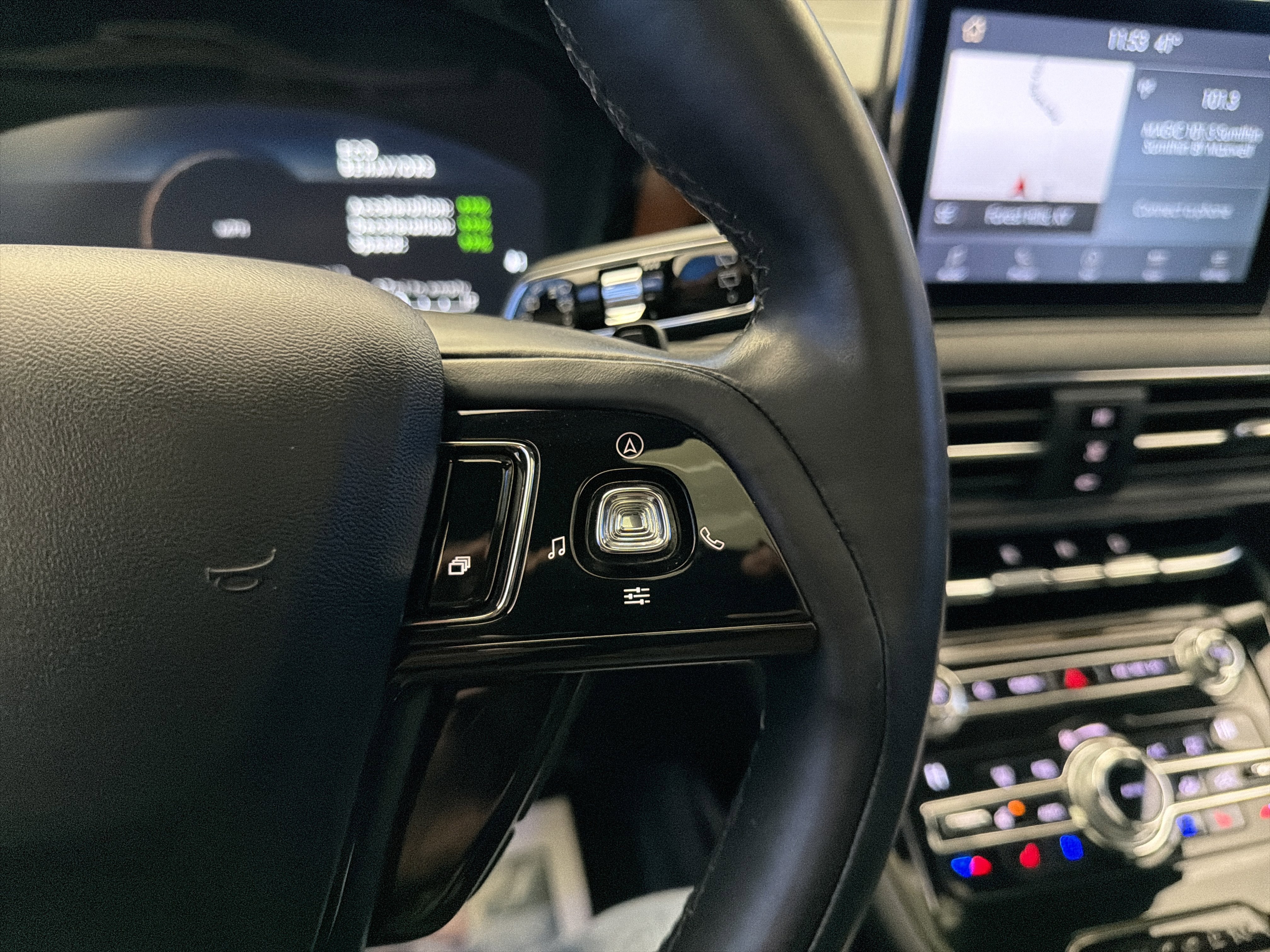 Used 2020 Lincoln Corsair Reserve w/ Equipment Group 201A image 17