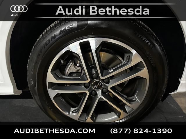 Certified 2025 Audi Q5 Premium w/ Convenience Package AWD/4WD image 9