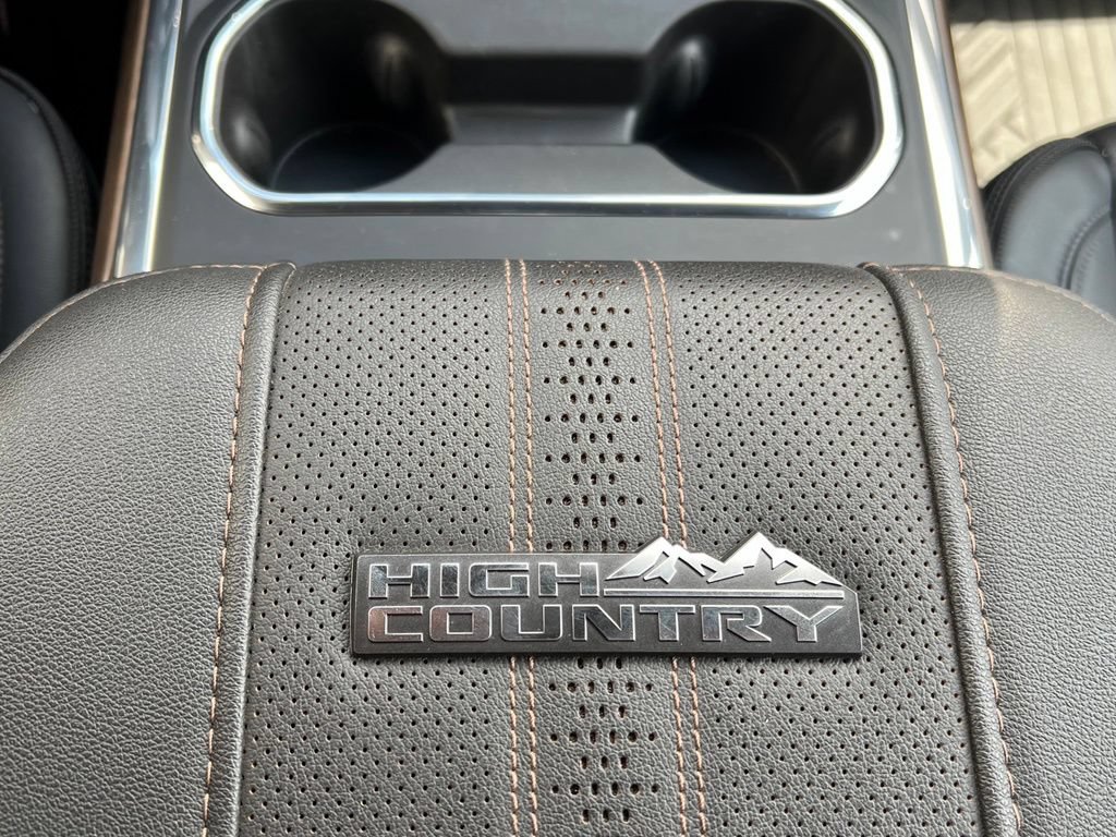 Used 2024 Chevrolet Silverado 2500 High Country w/ High Country Premium Package AWD/4WD image 21