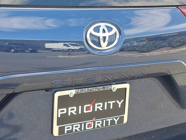 Used 2019 Toyota Sienna XLE w/ XLE Navigation Package AWD/4WD image 32