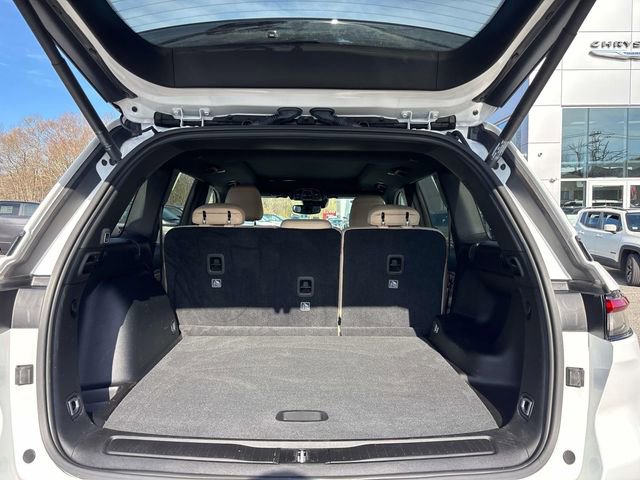 Used 2024 Jeep Grand Cherokee Limited w/ Black Appearance Package image 13