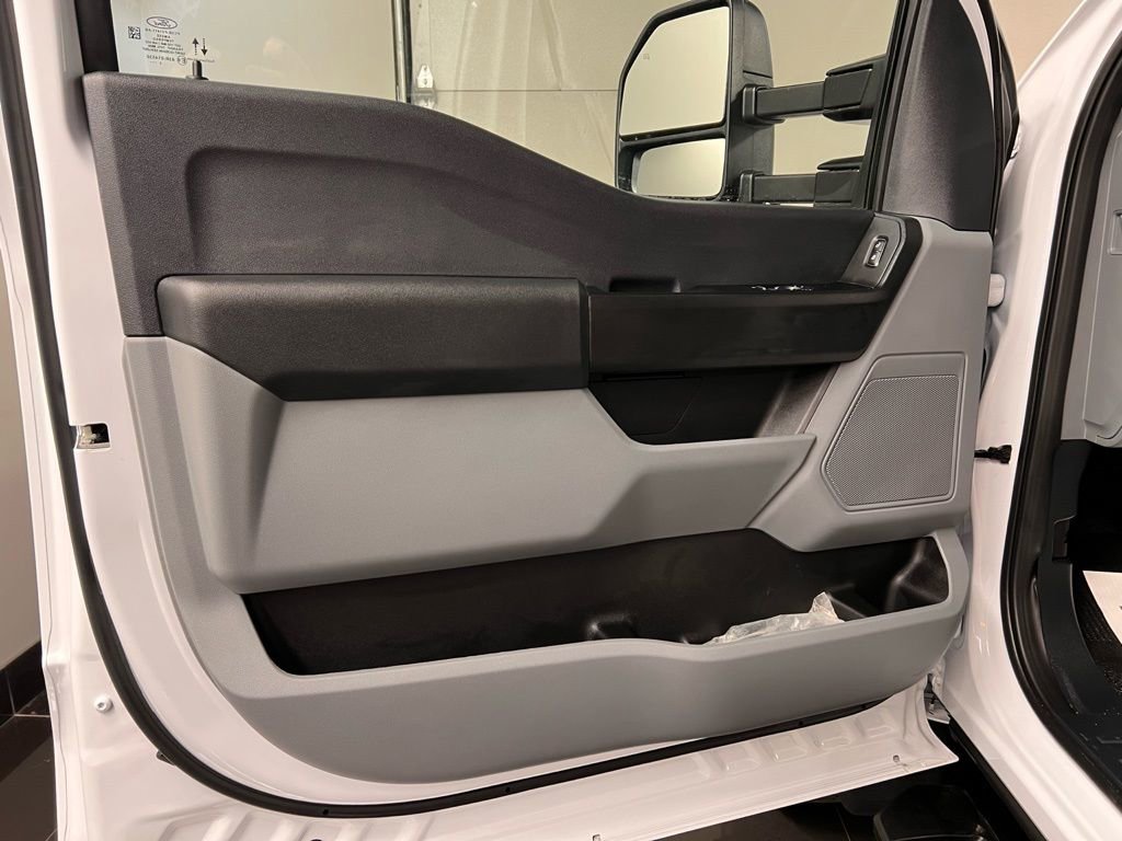 New 2026 Ford F550 4x4 Regular Cab Super Duty image 27