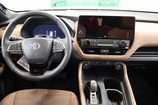 Certified 2025 Toyota Grand Highlander AWD Hybrid image 15