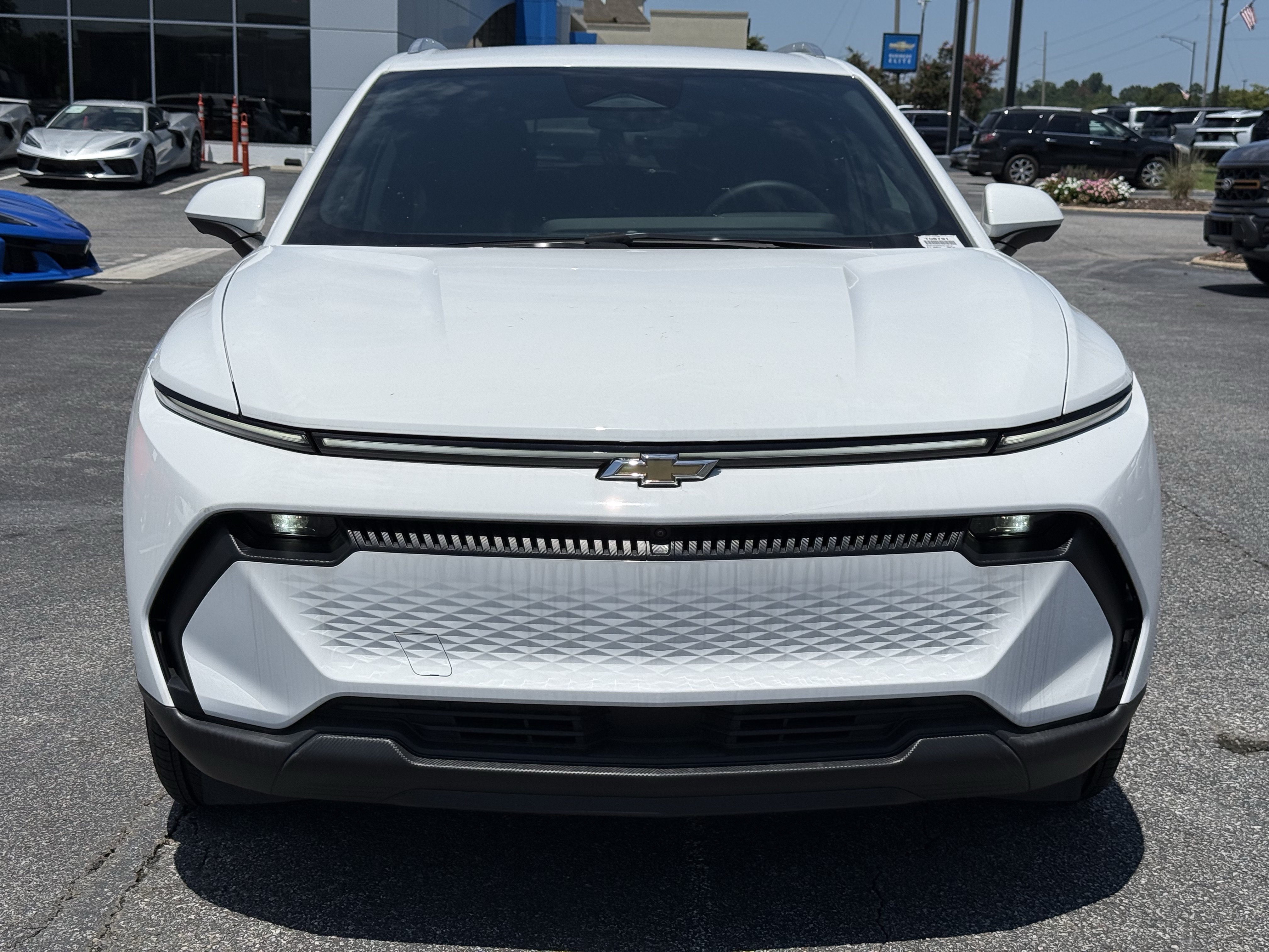 New 2026 Chevrolet Equinox EV LT FWD image 3