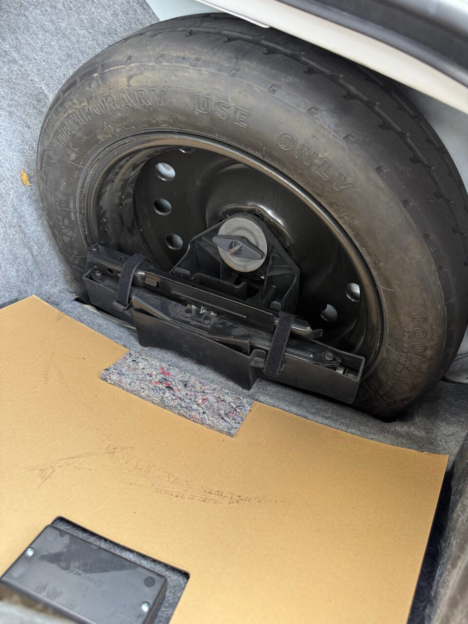 Used 2003 Lincoln Town Car Signature image 29