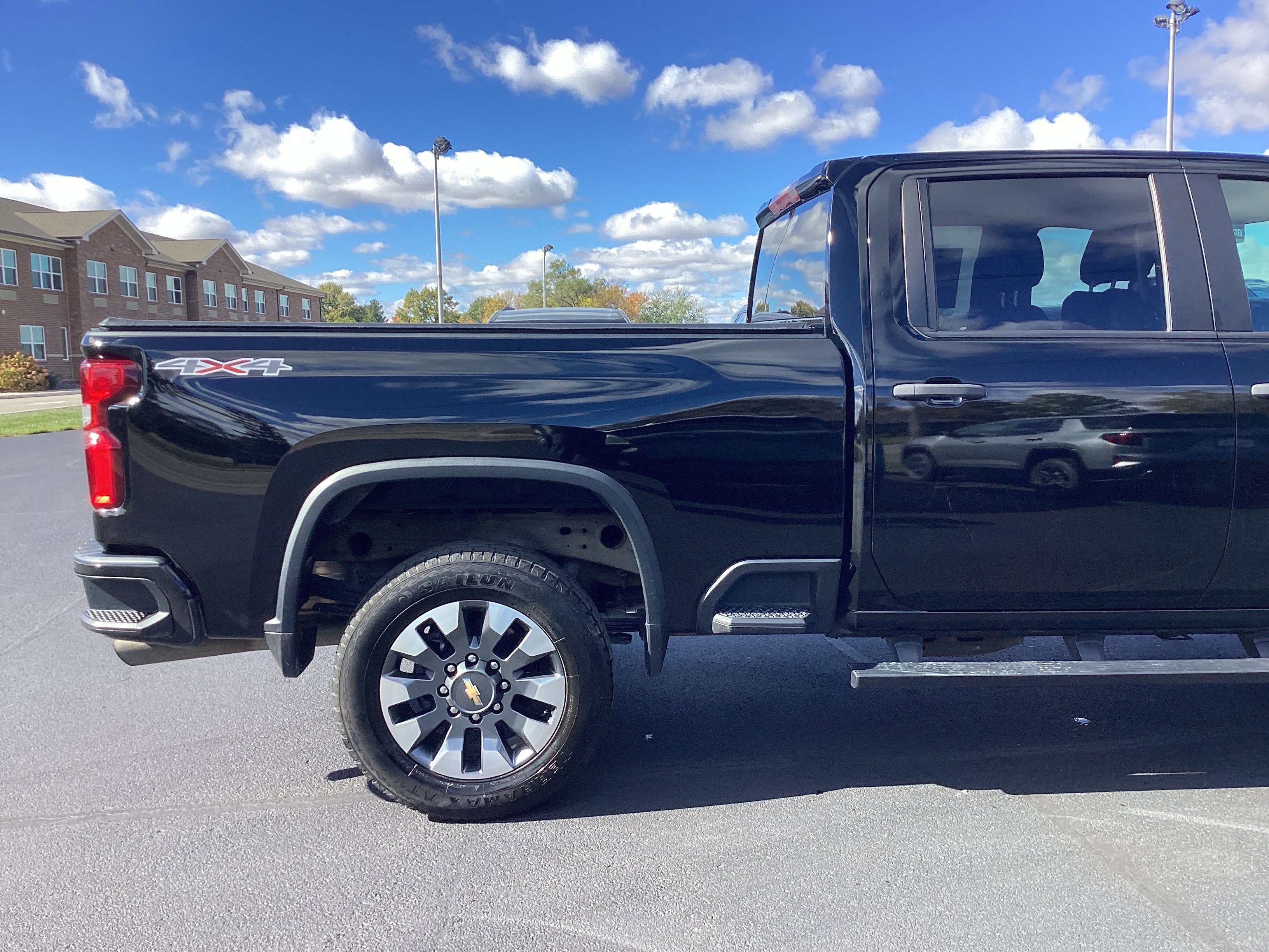 Used 2021 Chevrolet Silverado 2500 Custom w/ Custom Convenience Package image 6