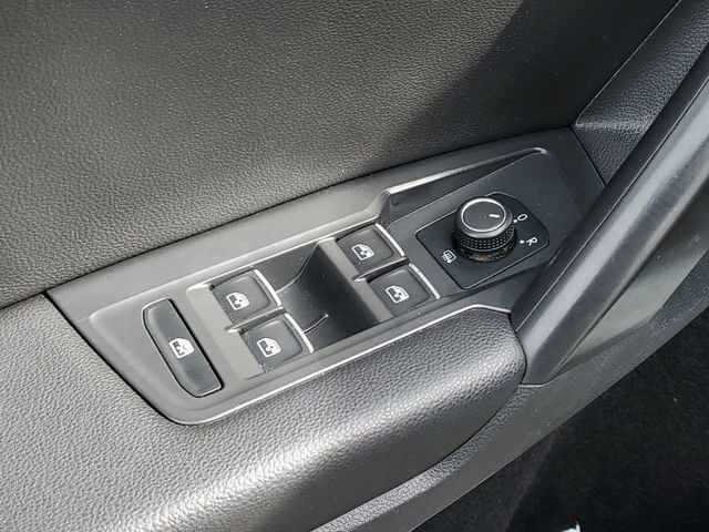 Used 2021 Volkswagen Tiguan SE AWD/4WD image 22