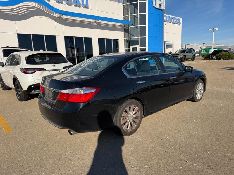 Used 2015 Honda Accord EX image 2