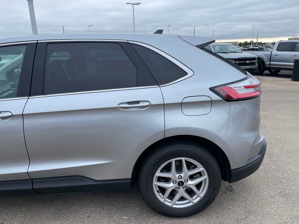 Used 2023 Ford Edge SEL image 36