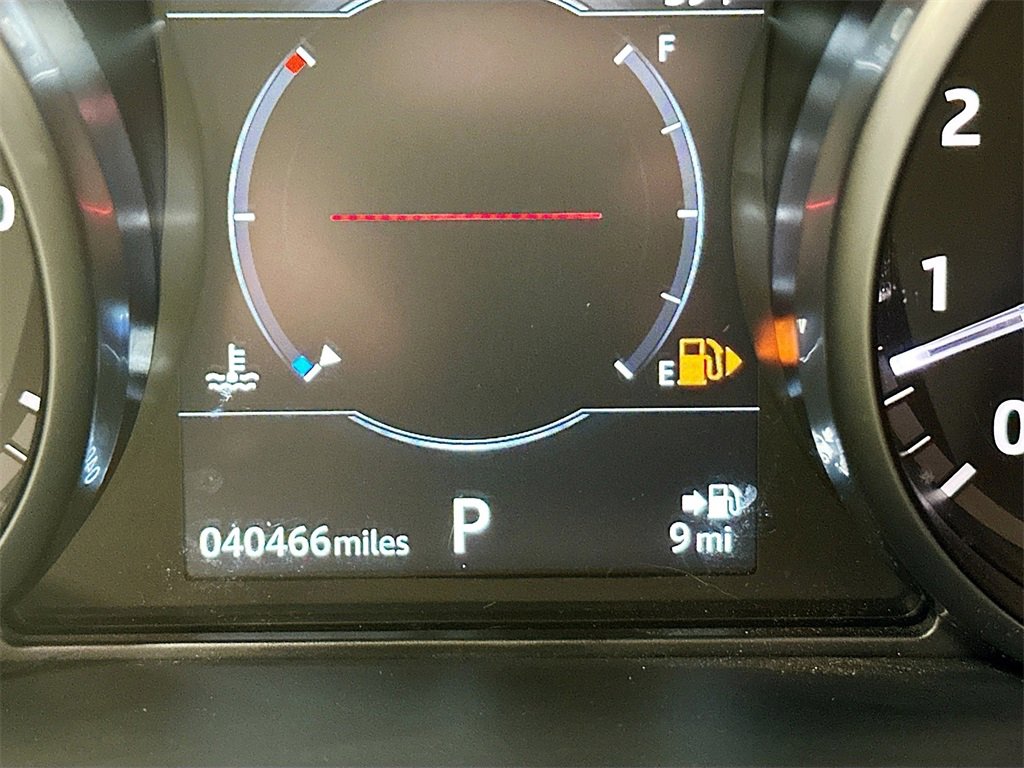 Used 2018 Land Rover Discovery Sport HSE image 13