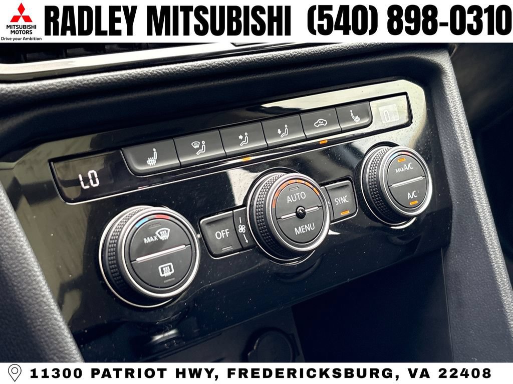Used 2024 Volkswagen Taos SE w/ Panoramic Sunroof Package AWD/4WD image 10
