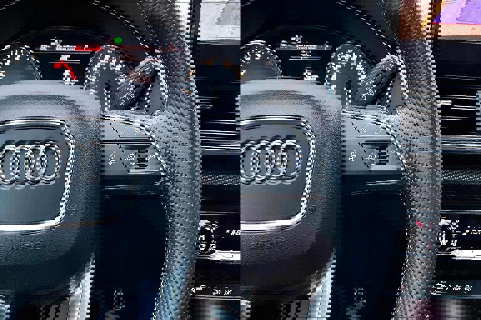 Used 2022 Audi SQ5 Premium image 25