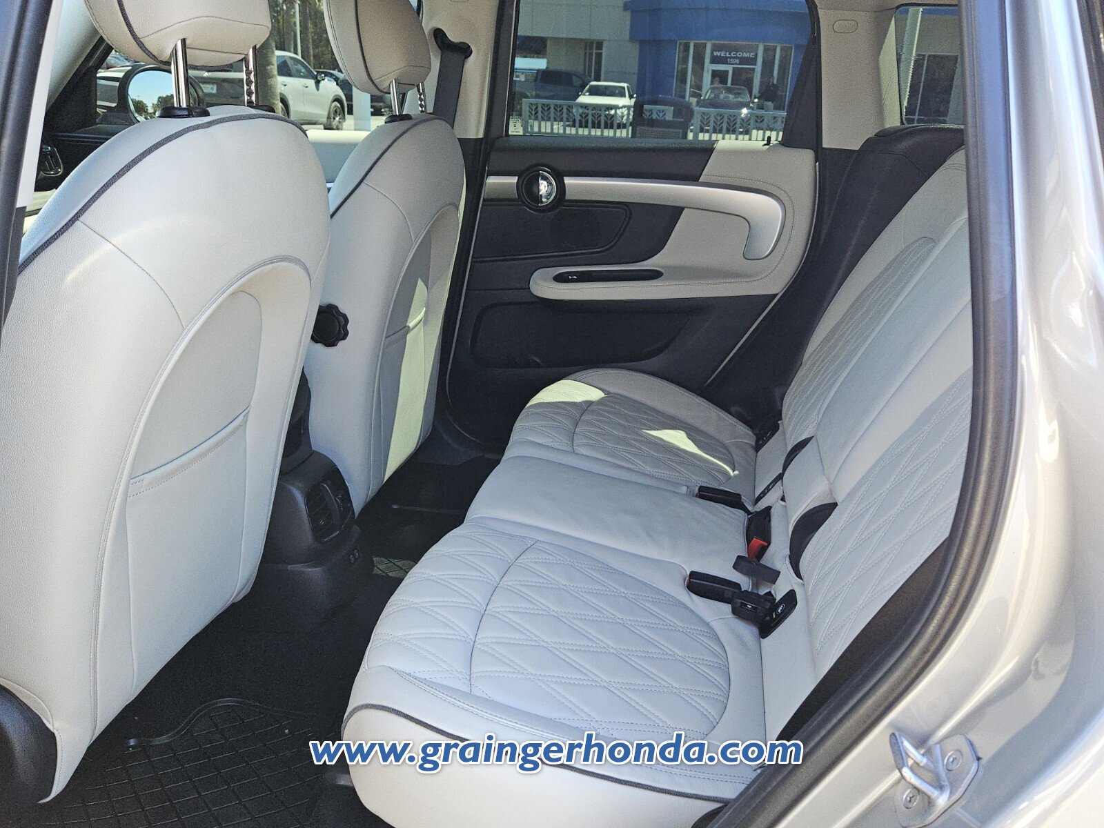 Used 2024 MINI Cooper Countryman S w/ Signature Upholstery Package image 11