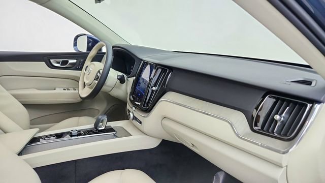 Used 2023 Volvo XC60 B5 Plus w/ Climate Package image 21