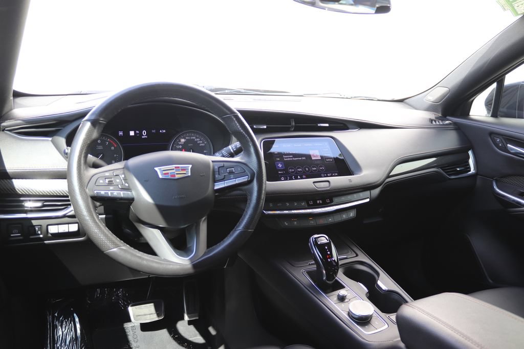 Used 2021 Cadillac XT4 Sport w/ Sun And Sound Package AWD/4WD image 3