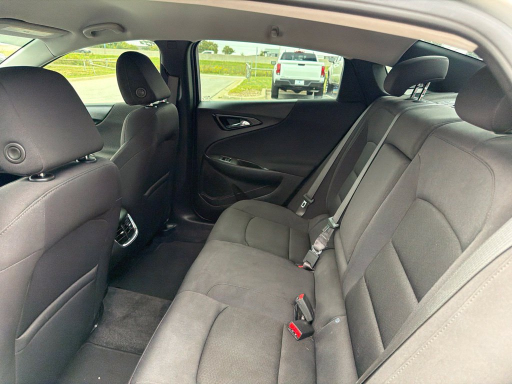 Used 2021 Chevrolet Malibu LT FWD image 13