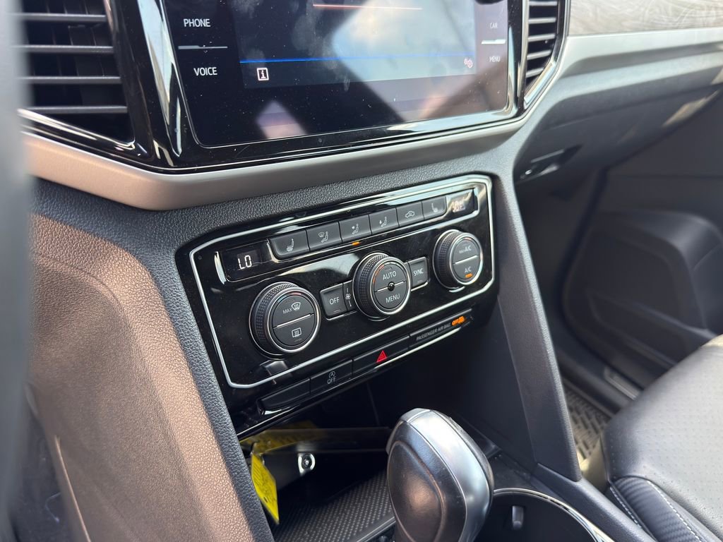 Used 2023 Volkswagen Atlas Cross Sport SE w/ Black Wheel Package image 17