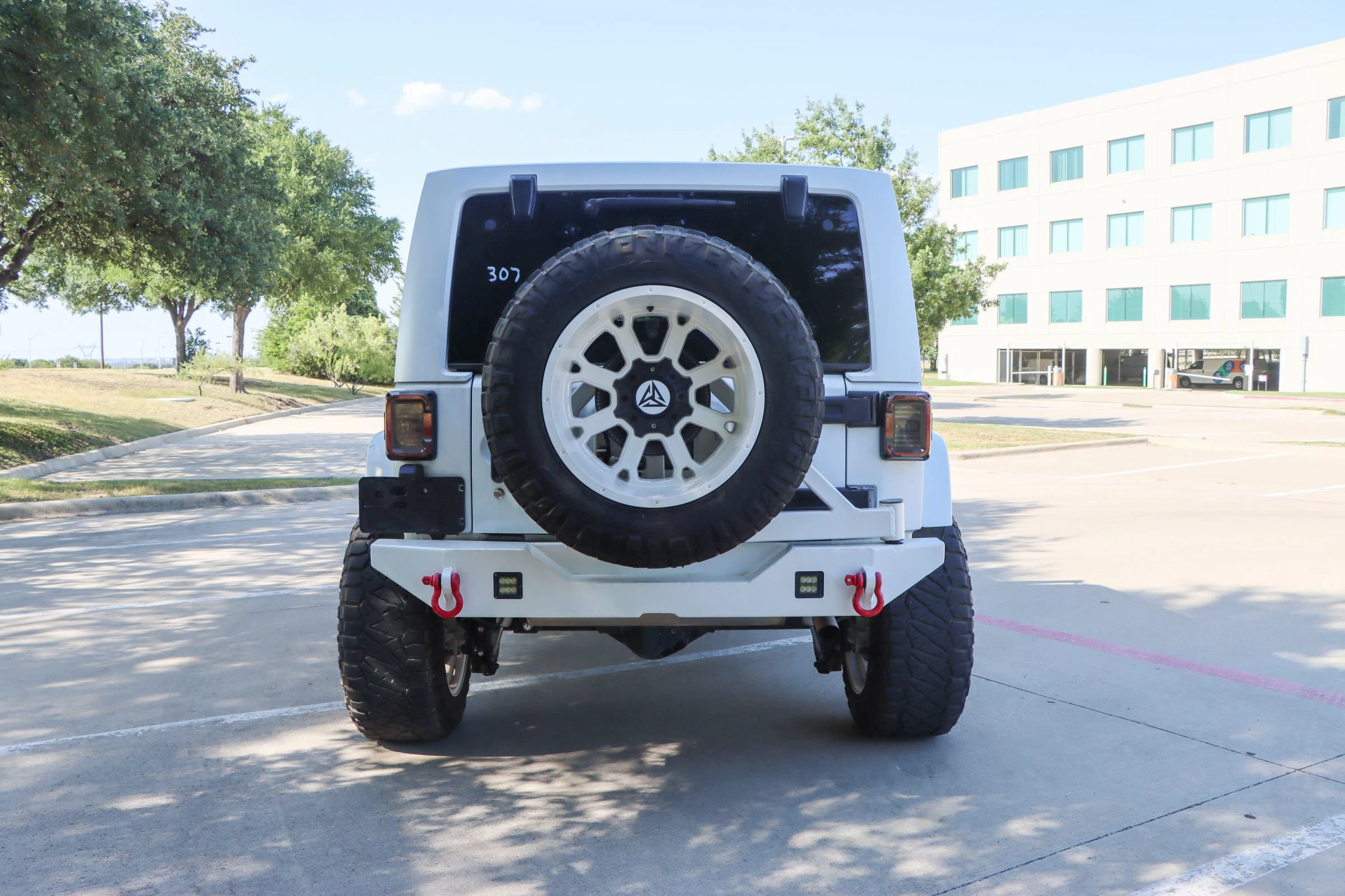 Used 2015 Jeep Wrangler Unlimited Sahara w/ Connectivity Group AWD/4WD image 6