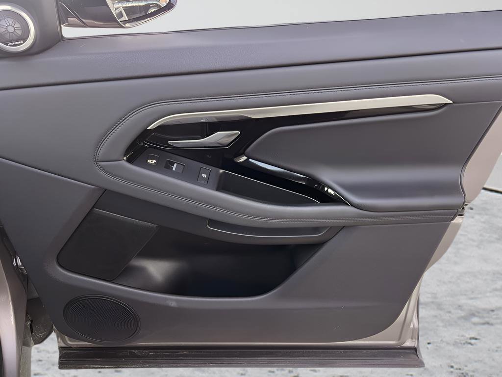 Used 2022 Land Rover Range Rover Evoque S image 33