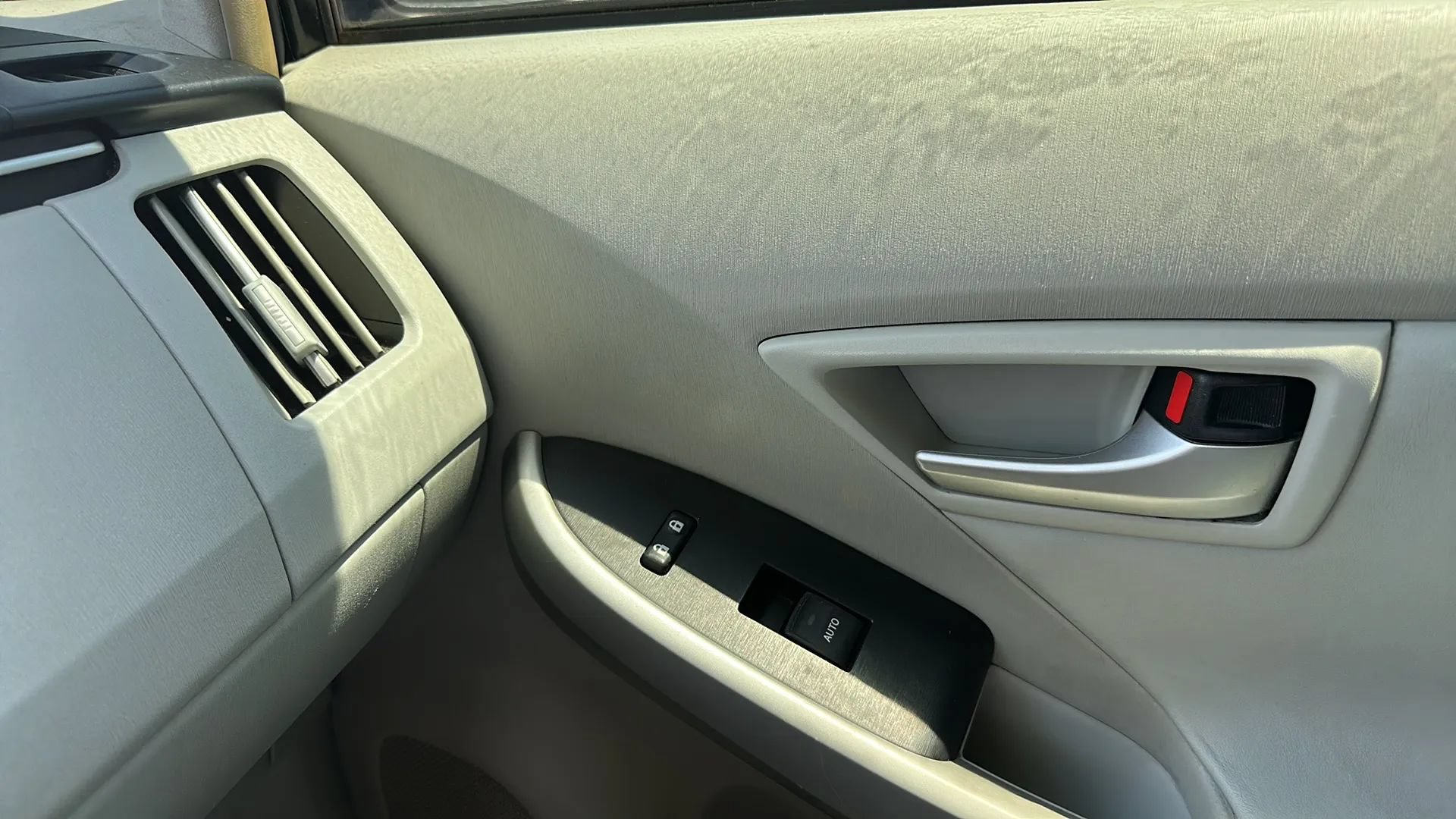 Used 2014 Toyota Prius Four w/ Solar Roof Package FWD image 41