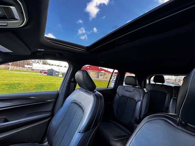 New 2025 Jeep Grand Cherokee L Altitude image 40