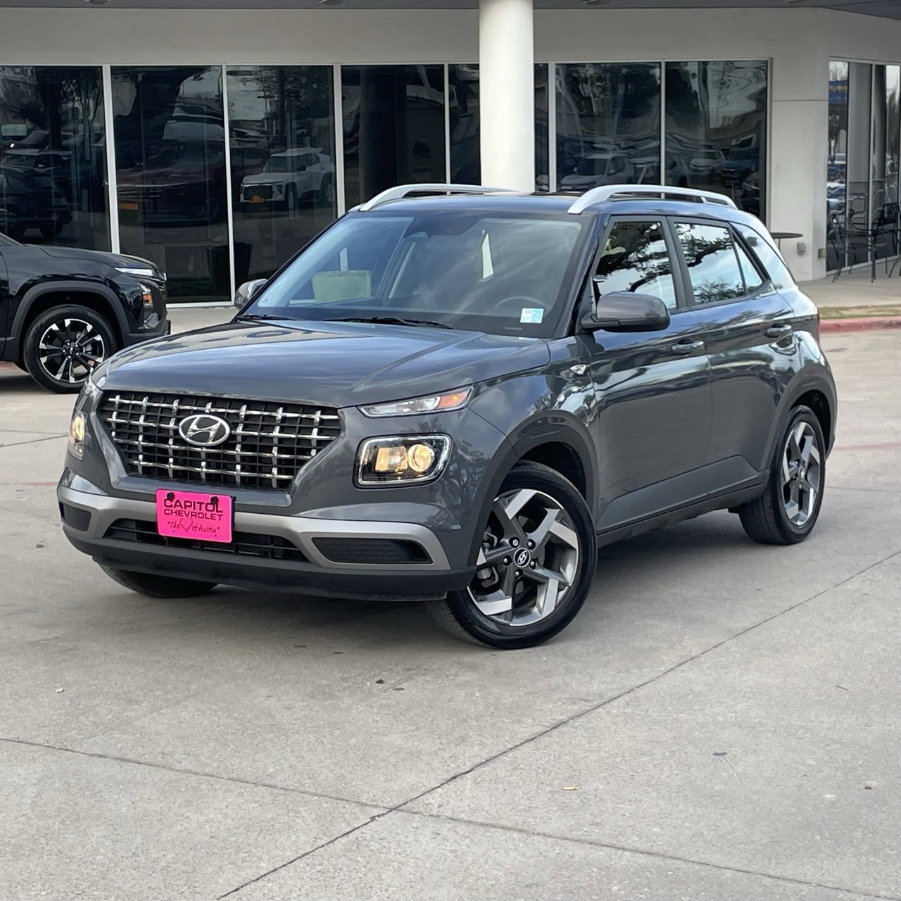 Used 2025 Hyundai Venue SEL image 9