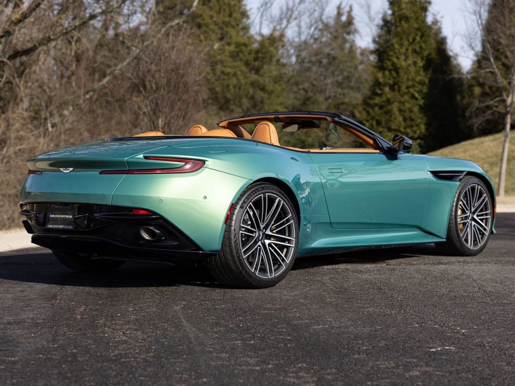 Used 2025 Aston Martin DB12 Volante image 9