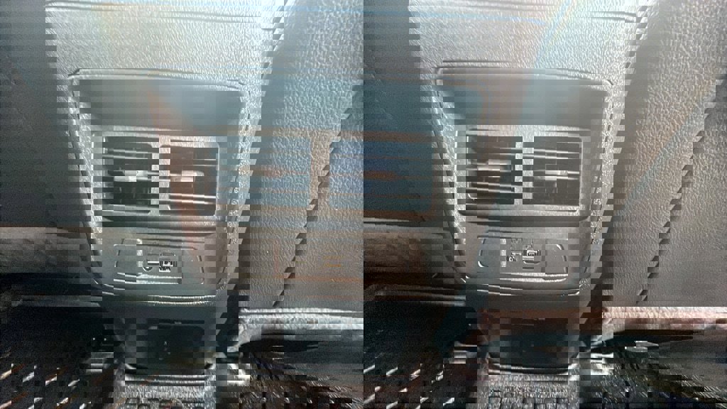 Used 2024 GMC Canyon Denali image 21