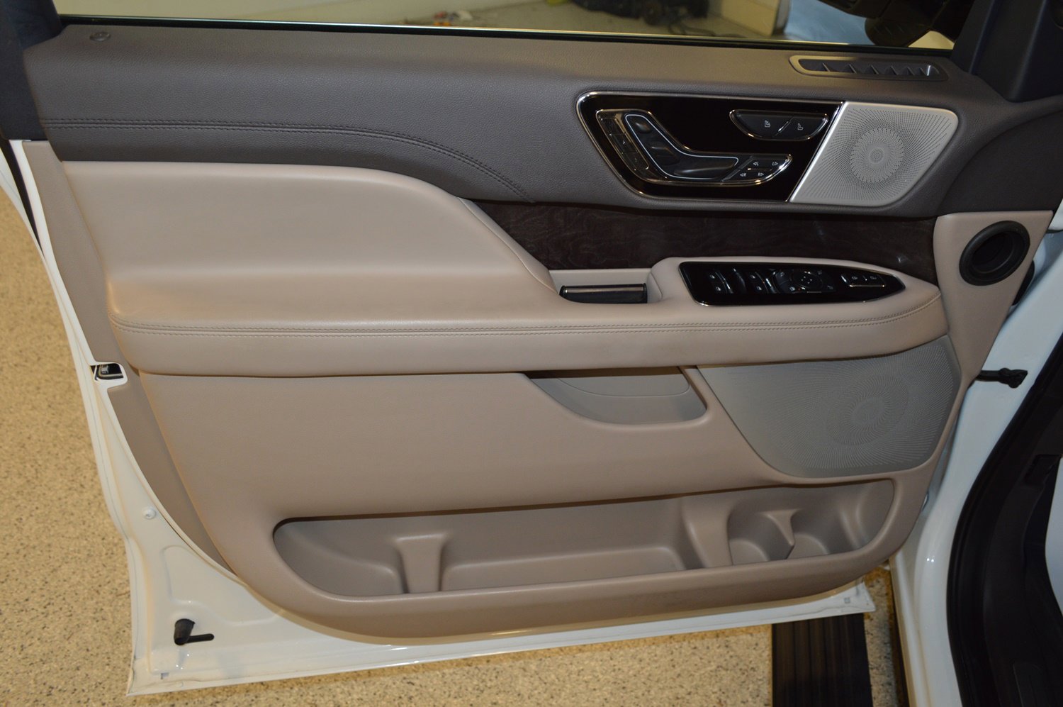 Used 2023 Lincoln Navigator L Reserve image 15