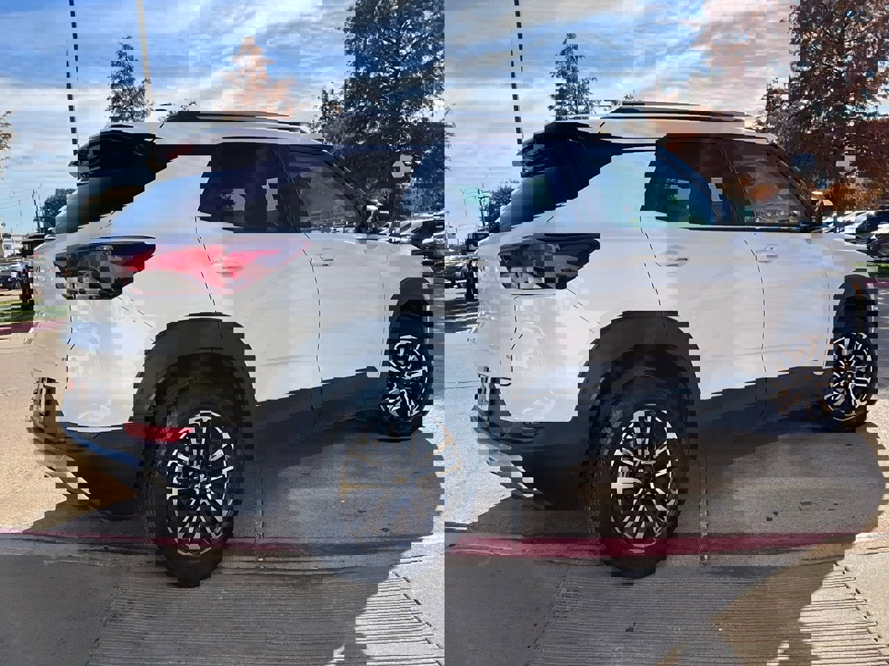 Used 2025 Chevrolet TrailBlazer LT image 6