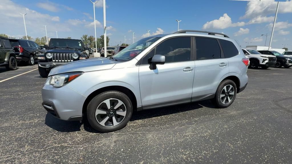 Used 2018 Subaru Forester 2.5i Premium w/ All-Weather Package AWD/4WD image 4