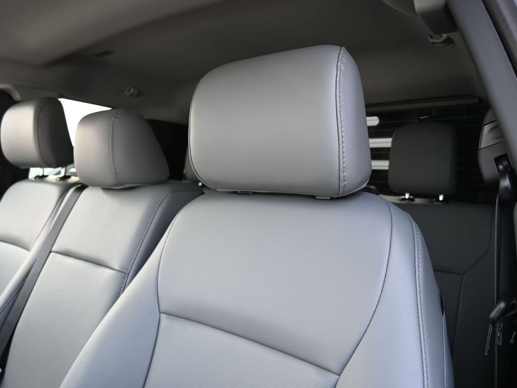 New 2025 Ford F350 XL w/ XL Chrome Package image 17