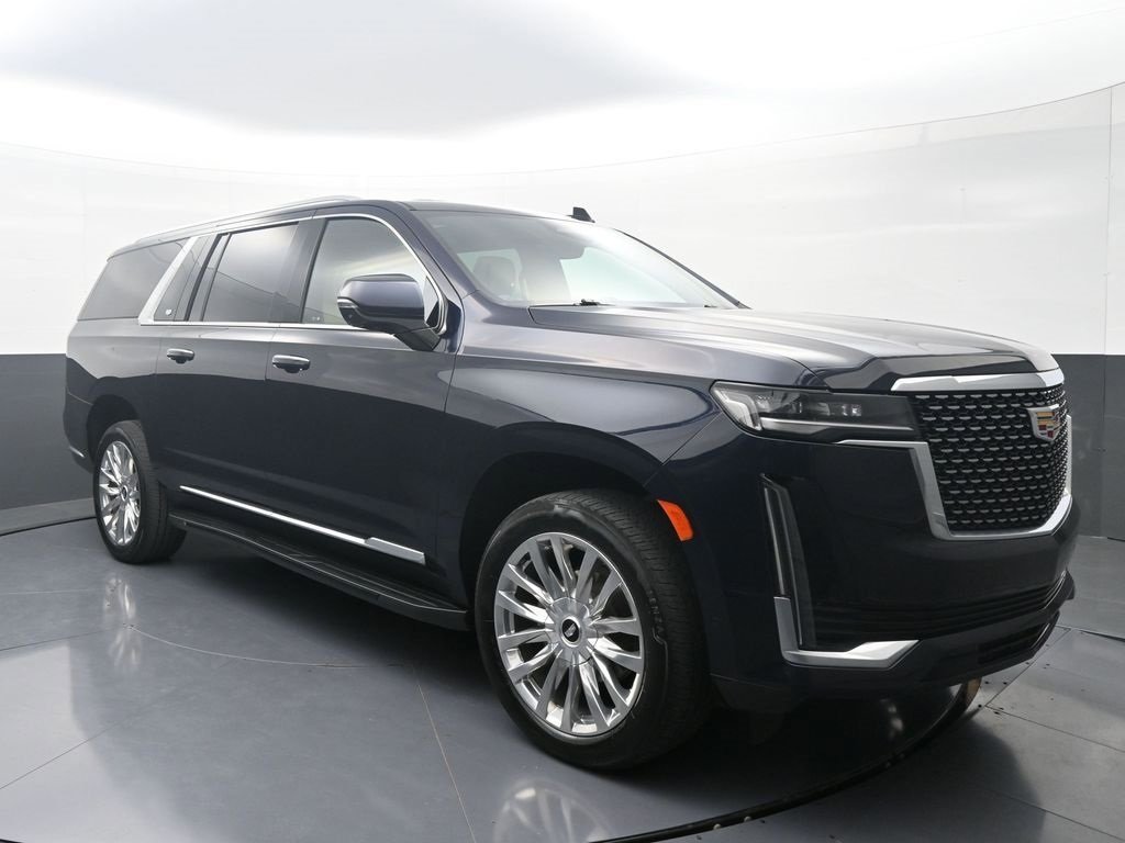 Used 2024 Cadillac Escalade ESV Premium Luxury image 3