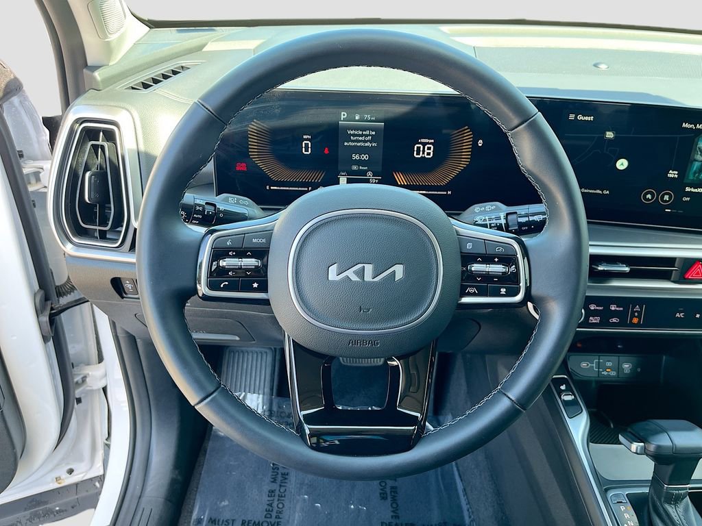 Certified 2025 Kia Sorento EX w/ Panoramic Sunroof Package AWD/4WD image 17