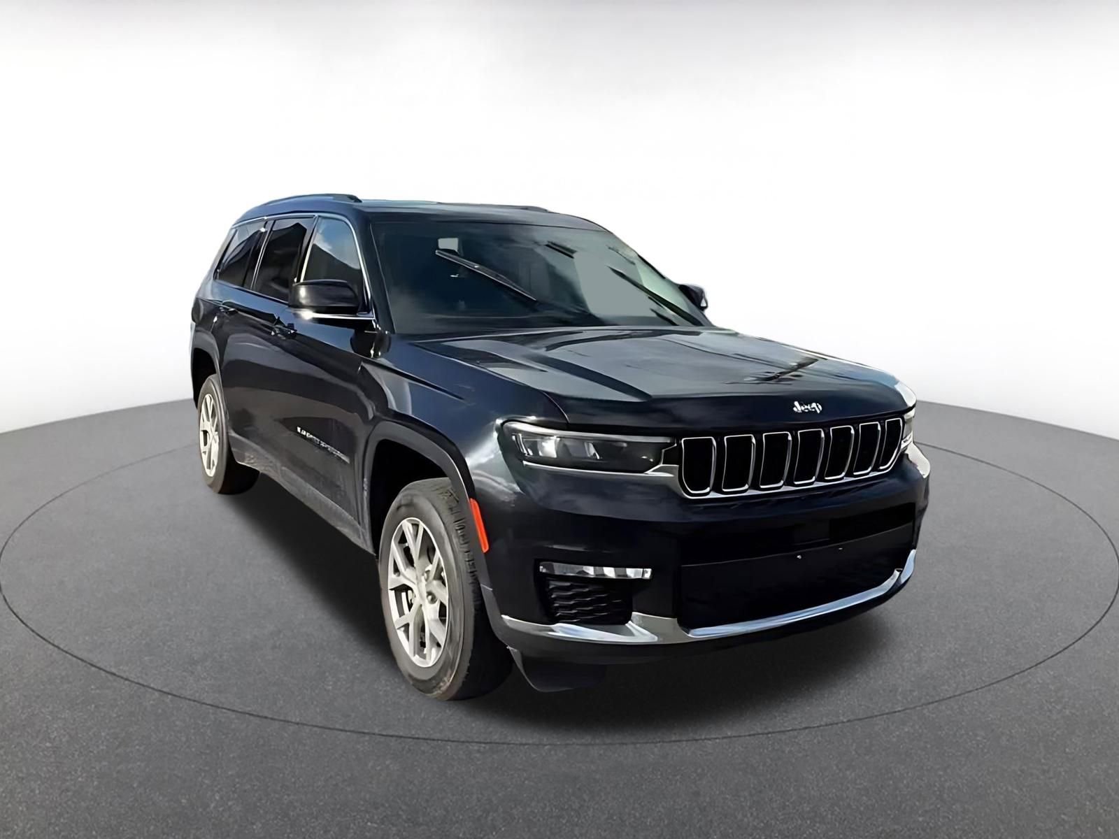 Used 2023 Jeep Grand Cherokee L Limited image 3
