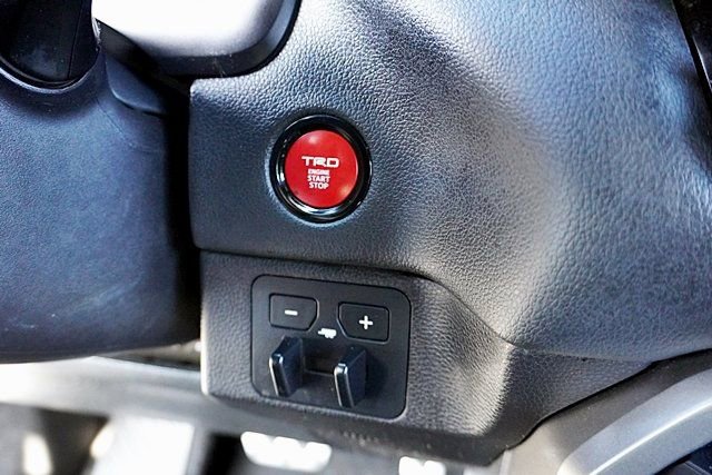 Used 2025 Toyota Tundra Limited w/ TRD Off-Road Package AWD/4WD image 32