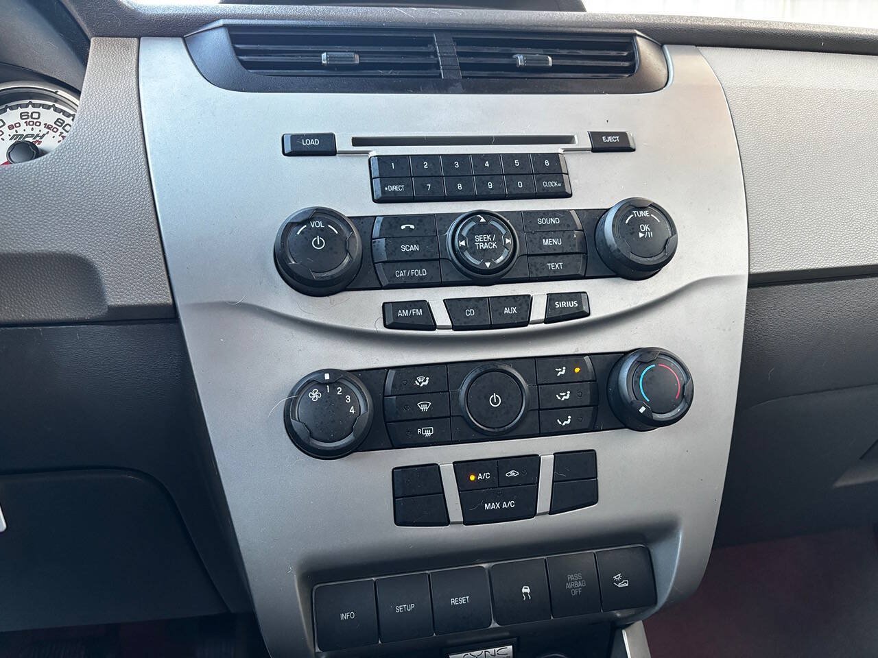 Used 2010 Ford Focus SE FWD image 30