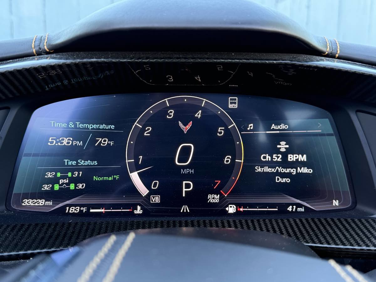 Used 2022 Chevrolet Corvette Stingray Premium Cpe w/ Z51 Performance Package RWD image 11