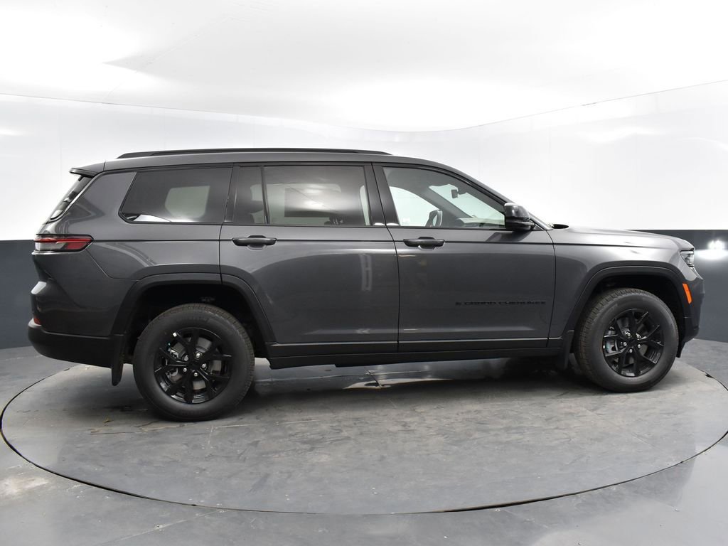 Used 2025 Jeep Grand Cherokee L Altitude image 9