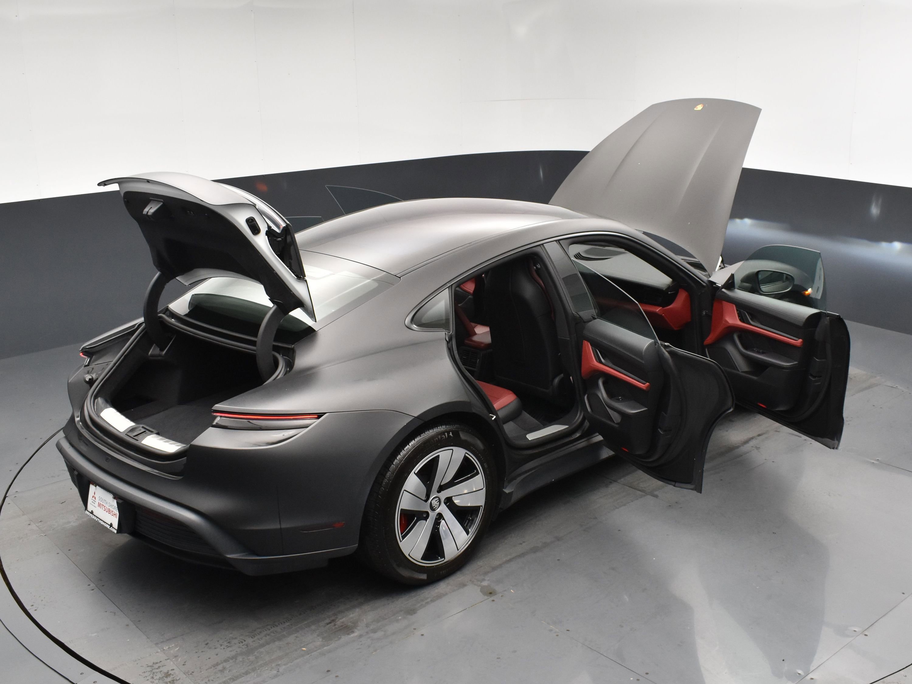 Used 2020 Porsche Taycan 4S image 22