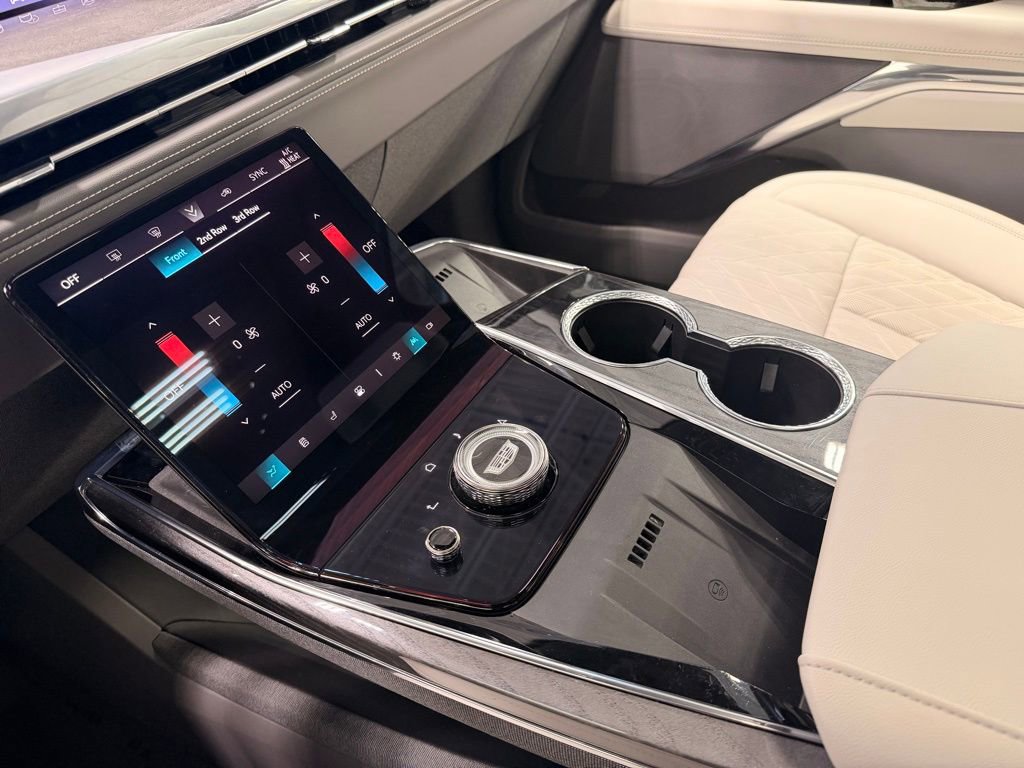 Used 2026 Cadillac Escalade IQL Sport 1 image 40