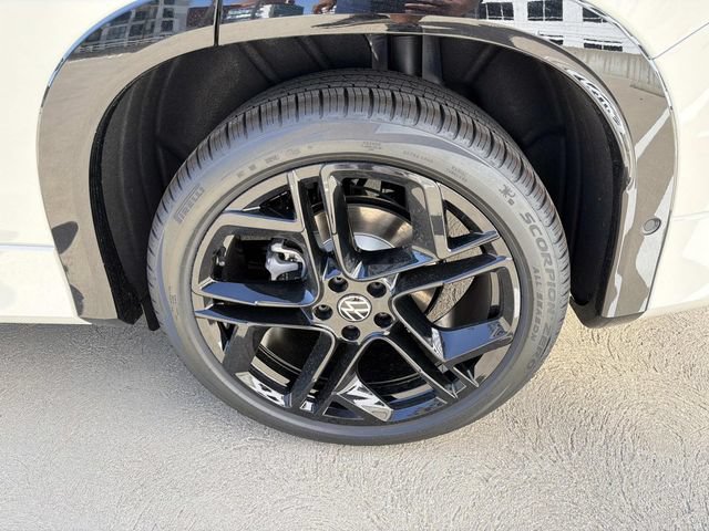 New 2026 Volkswagen Tiguan SE R-Line FWD image 6