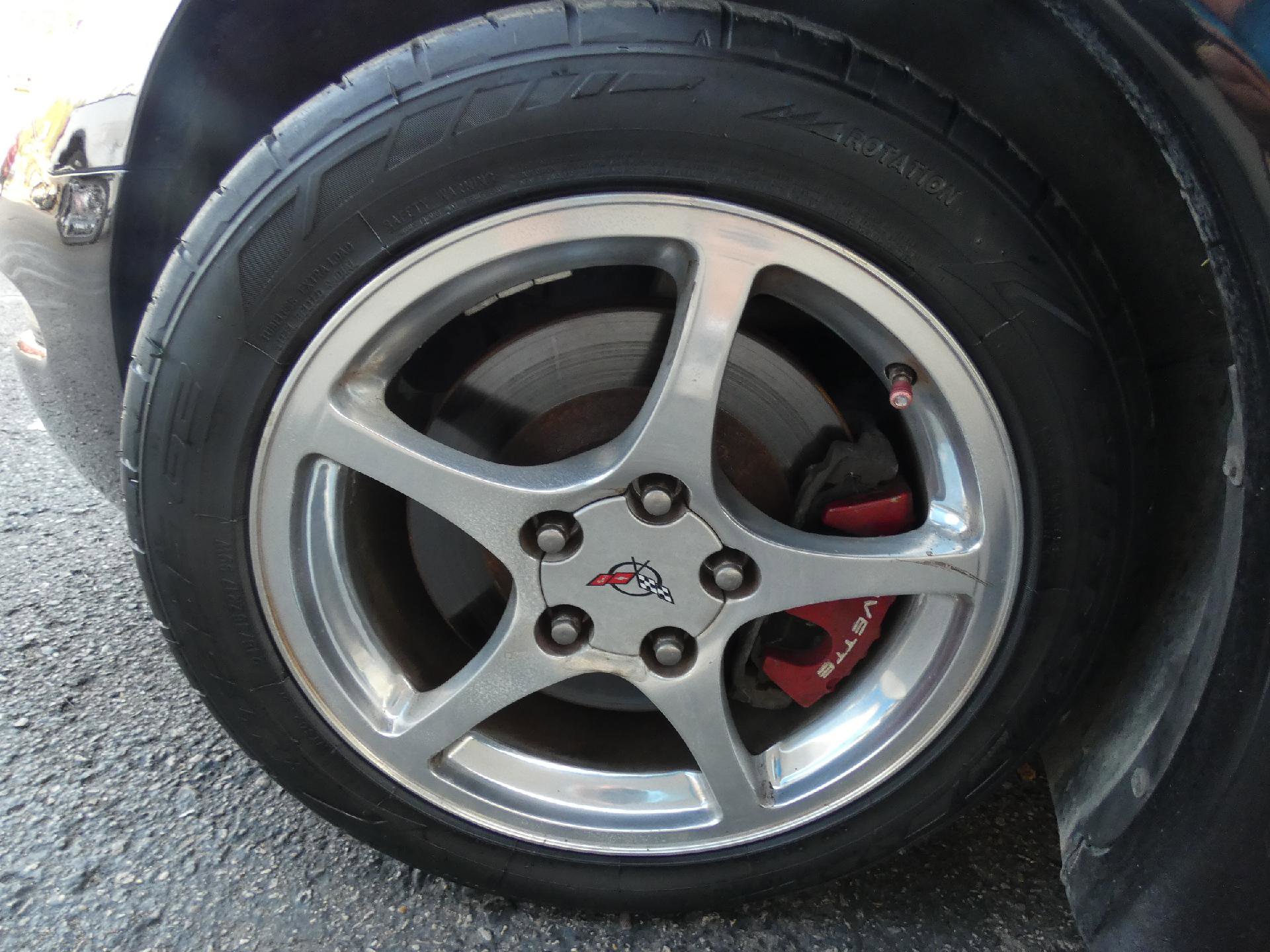 Used 2000 Chevrolet Corvette Convertible w/ Performance Handling Pkg image 8