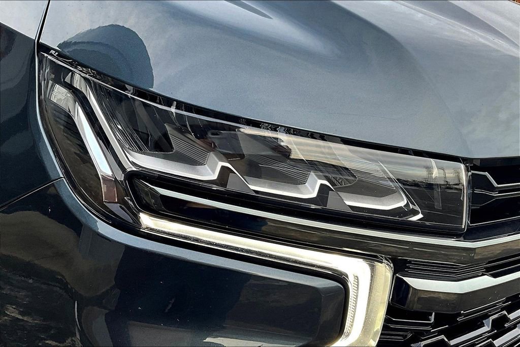 Used 2021 Chevrolet Suburban Z71 image 37