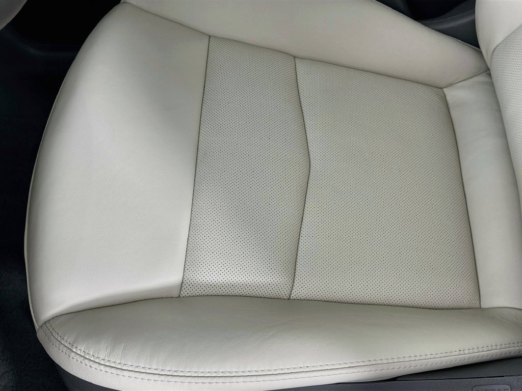 New 2026 Cadillac XT5 Premium Luxury w/ LPO, Floor Liner Package AWD/4WD image 25