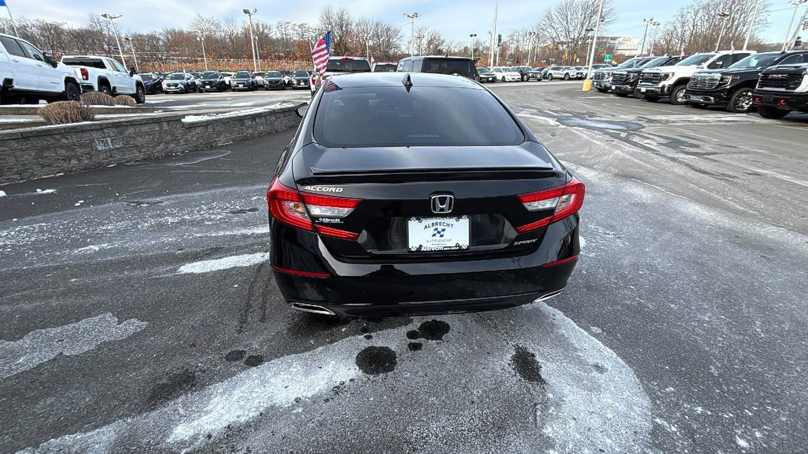 Used 2018 Honda Accord Sport image 6