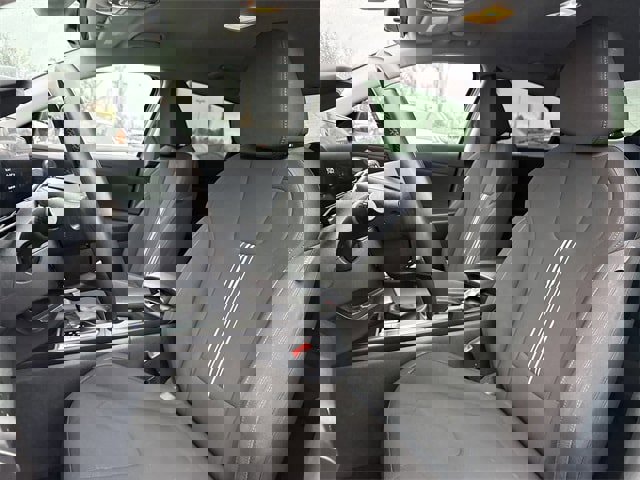 Used 2024 Hyundai Elantra SEL image 17